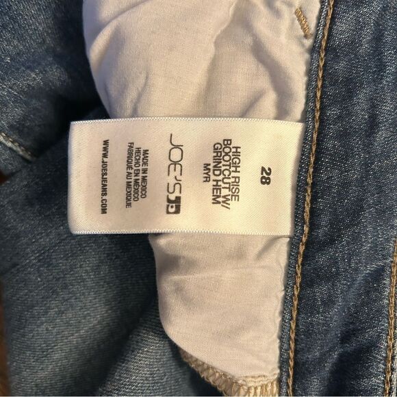 Joe's Jeans HR Bootcut with Grind Hem.  28 - Picture 5 of 6